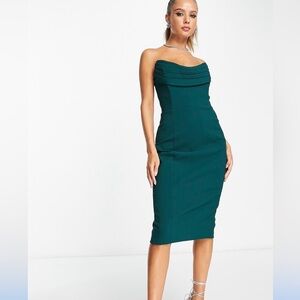 SOLD OUT LAVISH ALICE green midi dress. SO FLATTERING size 4 NWT